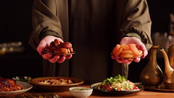 土耳其传统食物干杏和枣特写干果健康饮食中东文化阿拉伯美食概念