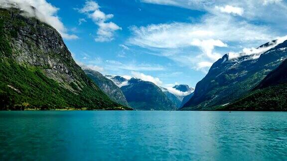 时光流逝美丽的自然挪威自然景观洛瓦内特湖洛达尔山谷