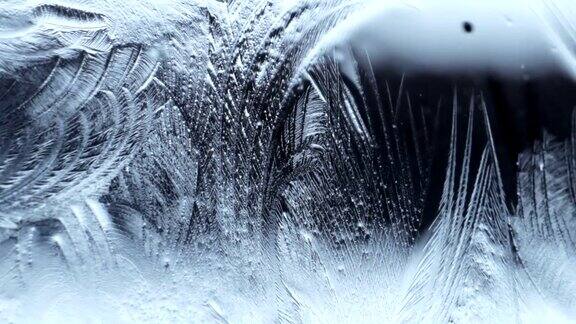 玻璃上冷冰冰的抽象图案