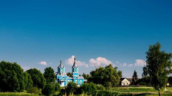 时间流逝间隔拍摄白俄罗斯戈麦尔地区Dobrush区KrasnyyPartizan村黄昏时圣母玛利亚诞生的老东正教教堂