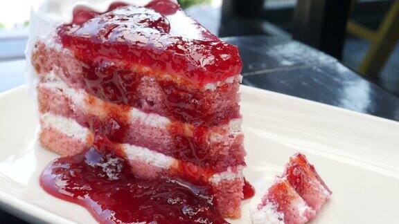 切草莓蛋糕