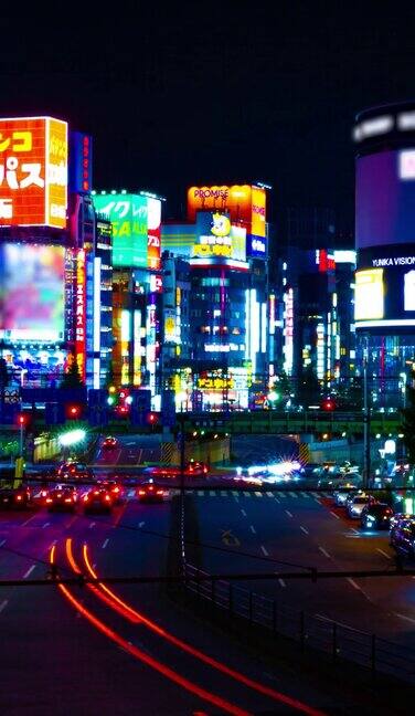 新宿街道夜景的延时垂直拍摄