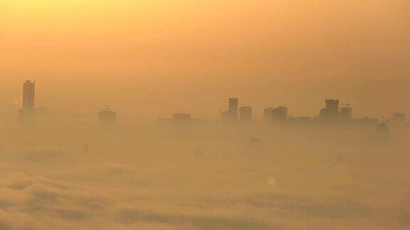 日出鸟瞰图雾天气迪拜码头