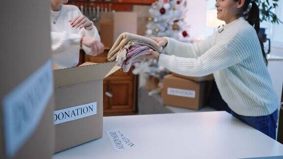 在寒假期间准备捐款箱圣诞慈善机构