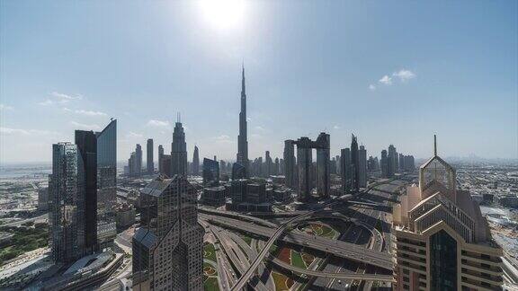 4K时间推移-鸟瞰图的现代摩天大楼和城市景观在阿联酋迪拜