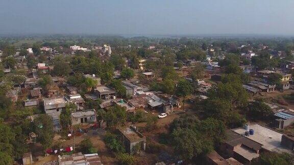 印度农田和村庄的鸟瞰图