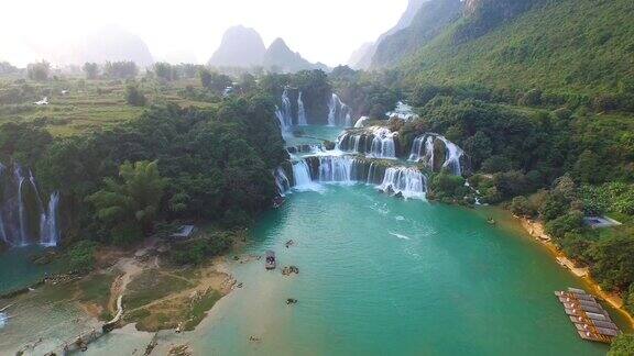 越南曹邦省的Bangioc瀑布高视角
