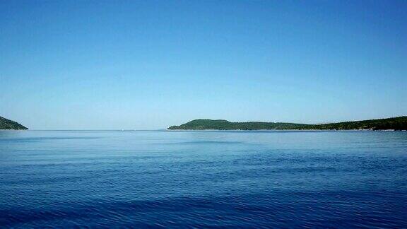 岛屿和蓝色的海洋景观