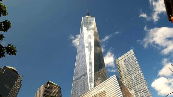 纽约世界贸易中心的低角度广角视图