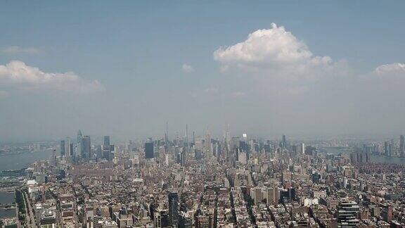 乌云笼罩着曼哈顿中城