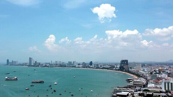 泰国芭堤雅湾的海景全景