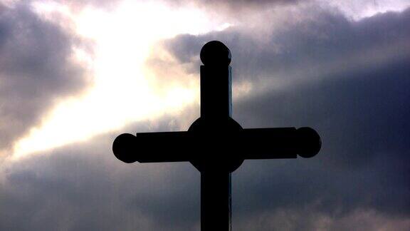 十字架和云