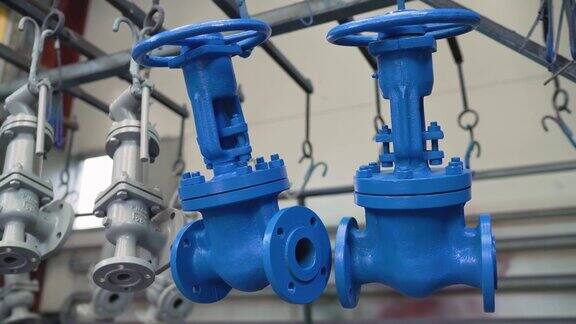 水管阀门的油漆水管的阀门是蓝色的