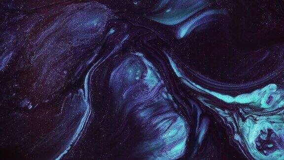 流体艺术绘画视频现代亚克力纹理与彩色波浪液体油漆混合艺术品的飞溅和漩涡详细的背景运动与紫色绿松石和黑色溢出颜色