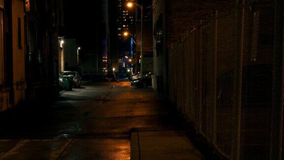 拍摄夜晚黑暗的小巷