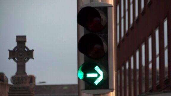 交通灯绿色箭头