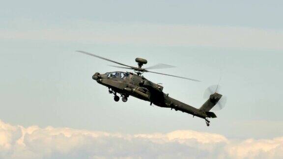 直升机在空军基地飞行