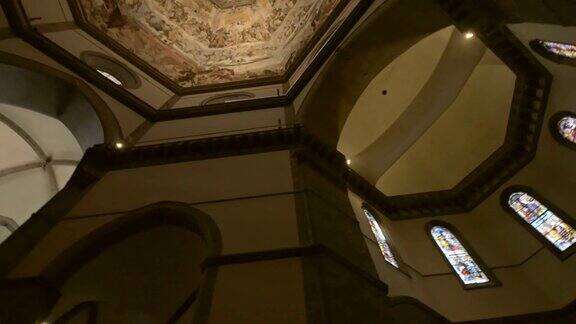 意大利托斯卡纳佛罗伦萨圣花玛丽亚大教堂内部的圆顶