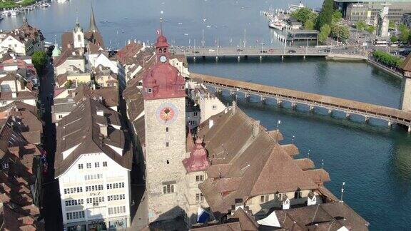 在卢塞恩(卢塞恩)的市政厅塔的鸟瞰图瑞士