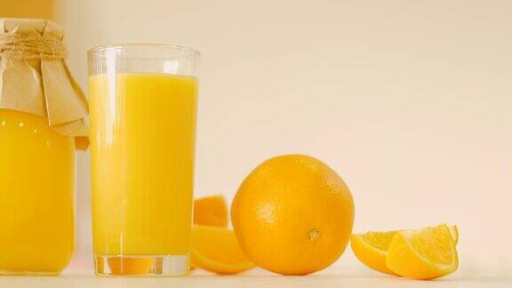 营养均衡的新鲜有机橙汁