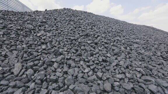 焦炉煤炭仓库在企业企业里一堆堆焦炭仓库中的炼焦煤