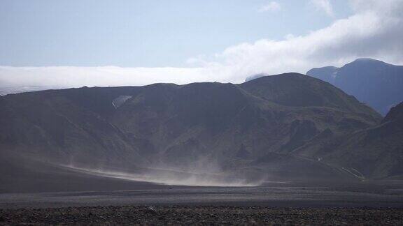 火山灰风暴期间的火山景观全景冰岛的劳格维格徒步旅行