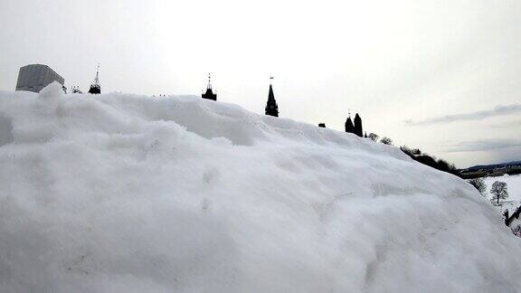加拿大议会大楼在冬季从Fron观看