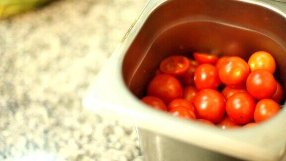 一碗新鲜的西红柿