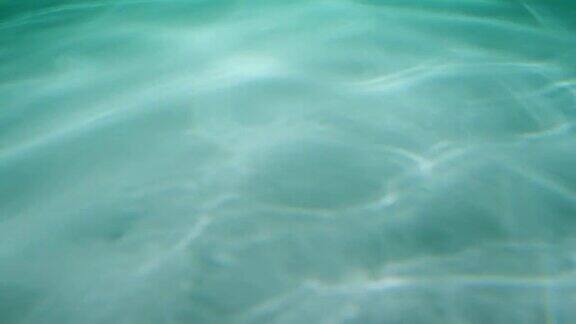 池水蓝绿色的质地