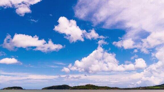 4k时间的海景景观与白云和蓝天在阳光季节旅游度假海水度假