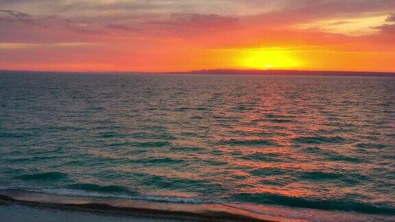 日落时的海平面很迷人