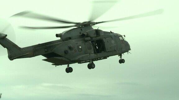 军事教育和训练直升机准备降落
