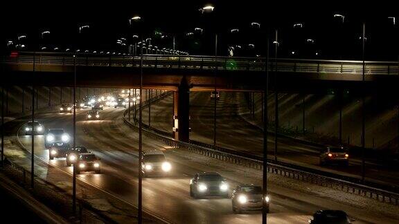 夜间高速公路交通堵塞