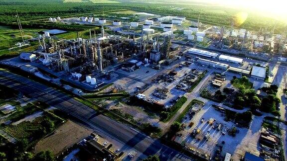 石化炼油厂创造脏能源化石燃料工业革命