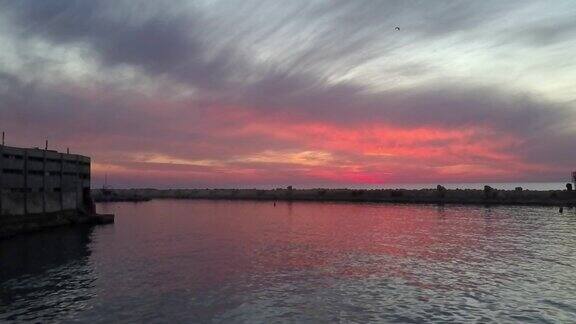 鸟瞰地中海的日落