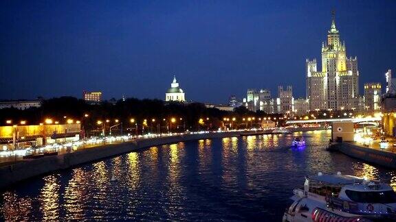 晚上的莫斯科河