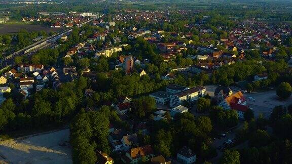 德国巴德阿巴赫市和多瑙河的鸟瞰图