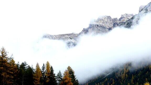 意大利阿尔卑斯山的白云石