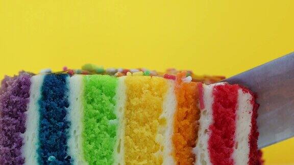 五彩缤纷的彩虹蛋糕