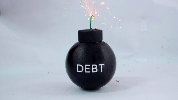 债务危机象征着一个点燃的导火索炸弹