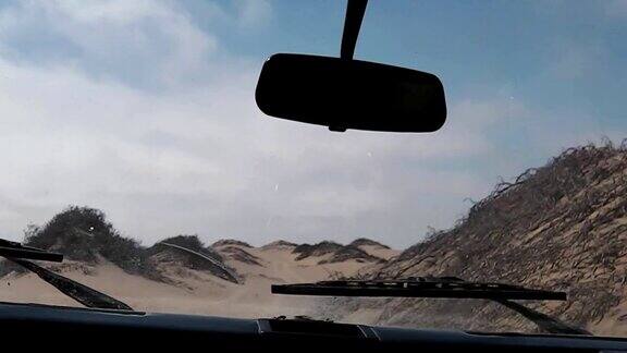 沙漠沙丘开车