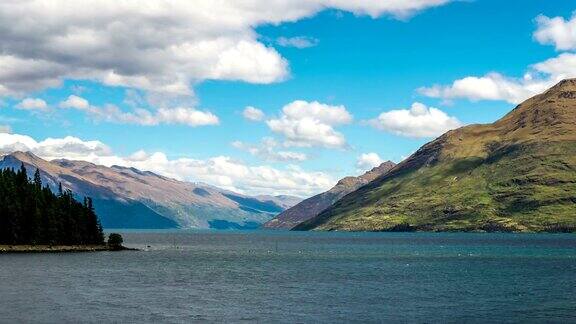 时光流逝新西兰的皇后镇瓦卡皮图湖和山景