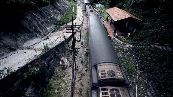 铁路隧道和客运列车