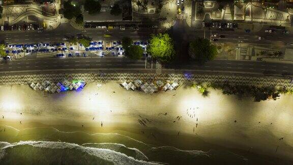 夜晚的科帕卡巴纳海滩里约热内卢里约热内卢鸟瞰图巴西