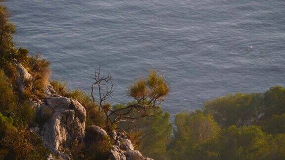西班牙海岸高悬崖上的景色