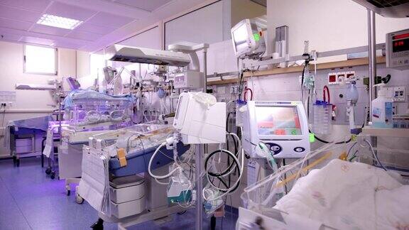 早产婴儿医院病房