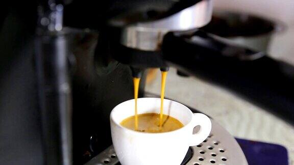 制作咖啡拿铁咖啡