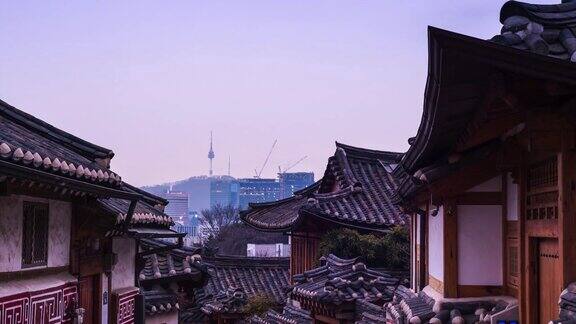 韩国首尔北川韩屋村的日出