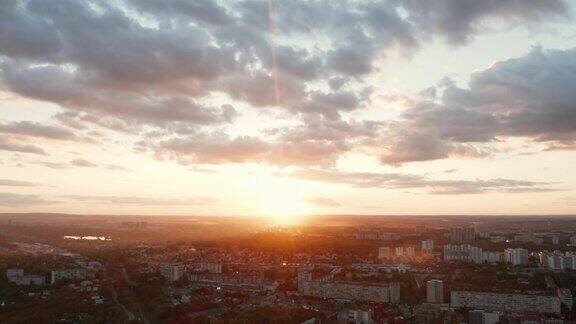 乌里扬诺夫斯克市俄罗斯大型空中全景日落