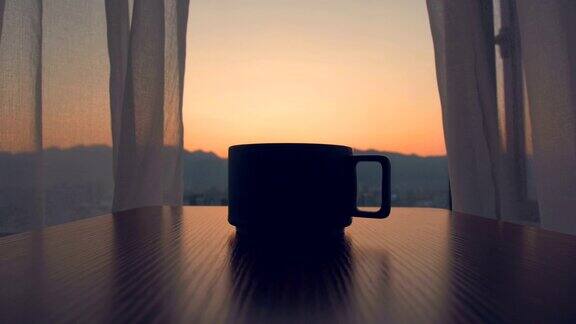 早上喝一杯咖啡或茶